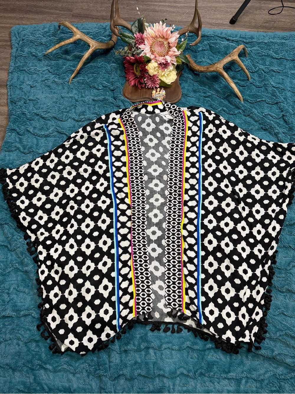 Trina Turk One Size Geometric Kimono Cover Up Tassel Fringe Black White Boho